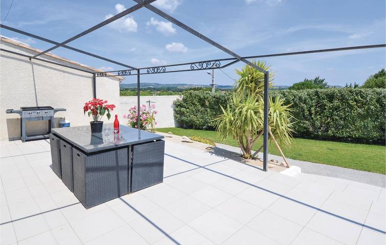 Gelassener Rückzugsort in Sernhac: 127m², Parkplatz, TV, Pool, Garten & Internet in Sernhac, Nimes und Umgebung