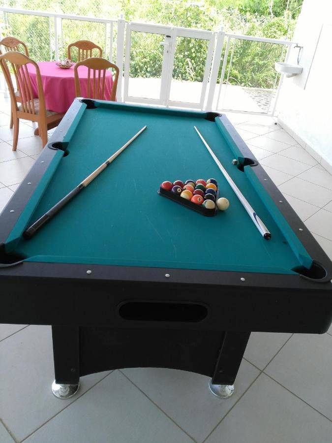 Location de vacances pour 4 personnes, avec vue ainsi que jardin et piscine dans Port-Louis Guadeloupe