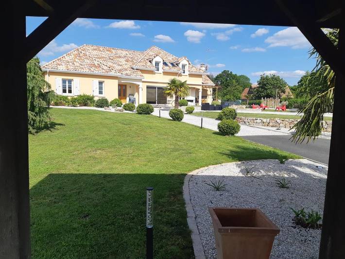 Chambre d’hôte pour 10 personnes, avec vue et terrasse à Yvré-l'Évêque - 2