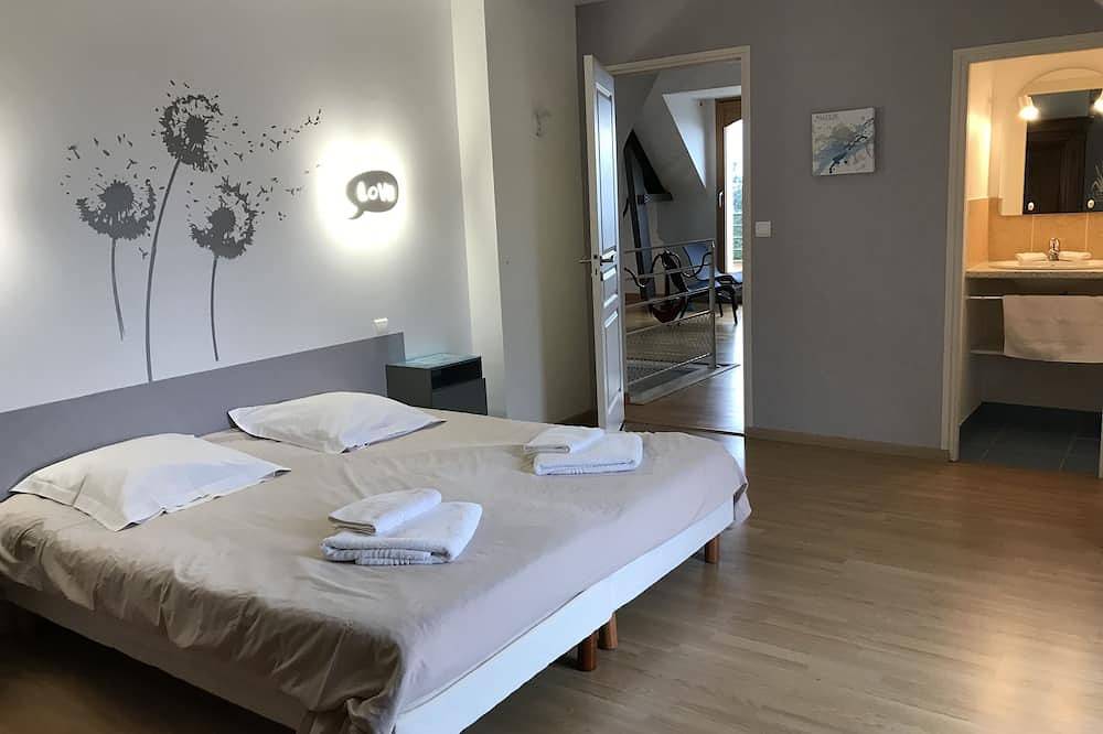 Villa 5 * Le Repere: swimming pool, spa, sea view and beach on foot! in Moëlan-sur-Mer, Côte de Cornouaille