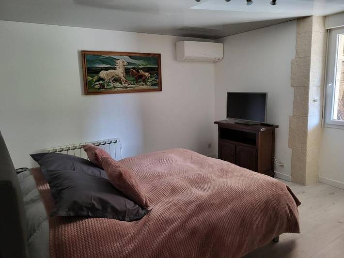 Gîte pour 5 personnes, avec piscine ainsi que jardin et vue à Maison de Noailles - 3