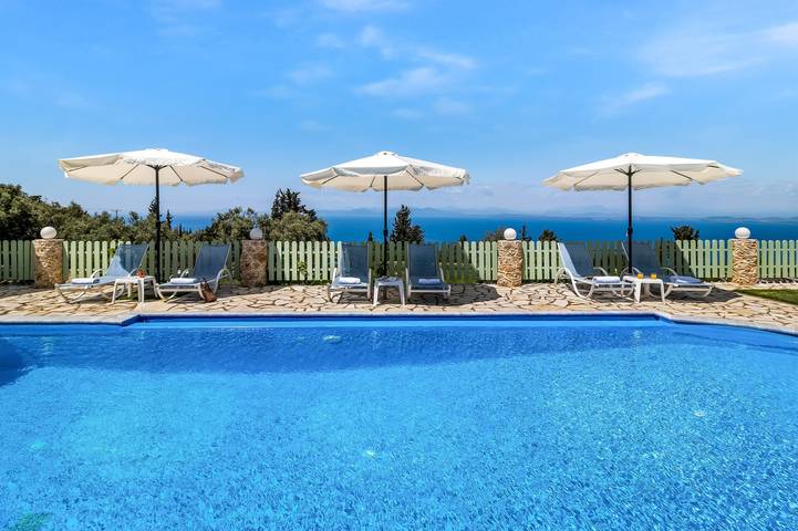 Entire apartment, Gkountis Deluxe Apartment: Sea View, Shared Pool & Wi-Fi in Greece