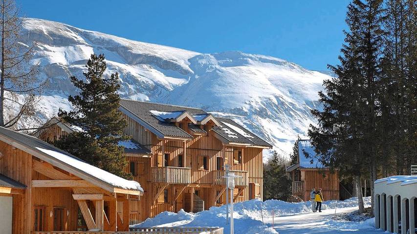 Chalet pour 4 personnes, avec piscine et balcon/terrasse, animaux acceptés dans SuperDévoluy