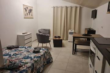 Appartement De Vacances pour 2 Personnes dans Aubenas, Ardèche, Photo 1