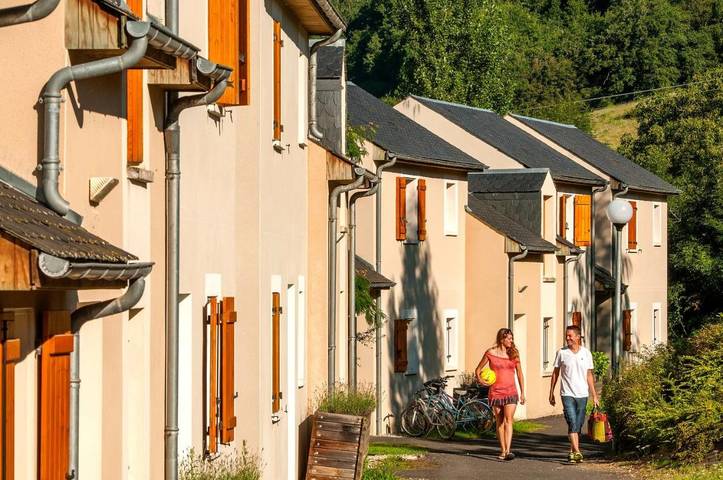 Location de vacances pour 6 personnes, avec jardin et piscine, animaux acceptés dans Saint-Geniez-d'Olt-et-d'Aubrac - 3