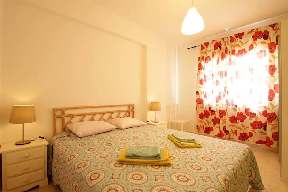 Ganze Wohnung, Holiday apartment, sea-front, fantastic sea views. in Armação de Pêra (costa), Faro Distrikt