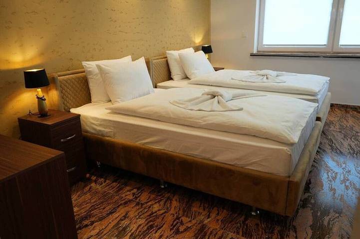 Ganze Wohnung, Modernes Apartment | Terrasse | 3 Schlafzimmer | Parkplatz in Berenbostel, Garbsen