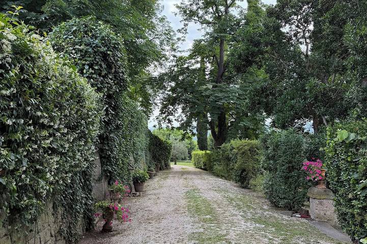 Antica villa privata con Giardino e piscina in esclusiva. in Bomarzo, Provincia di Viterbo