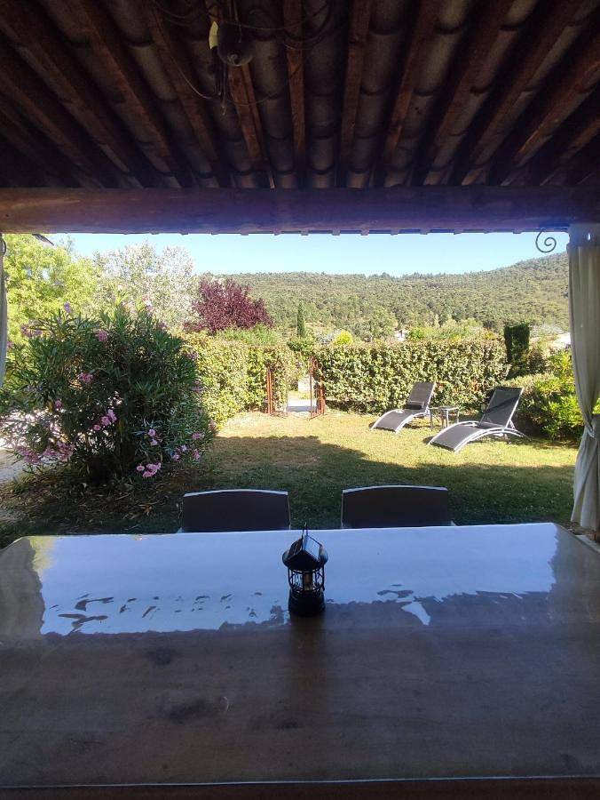 Location de vacances pour 4 personnes, avec Terrasse ainsi que Jardin et Vue à Saint-Ferréol-Trente-Pas
