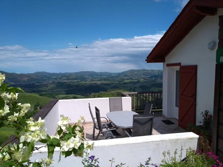 Gîte pour 4 personnes, avec terrasse, animaux acceptés à Saint-Michel (Pyrénées-Atlantiques)
