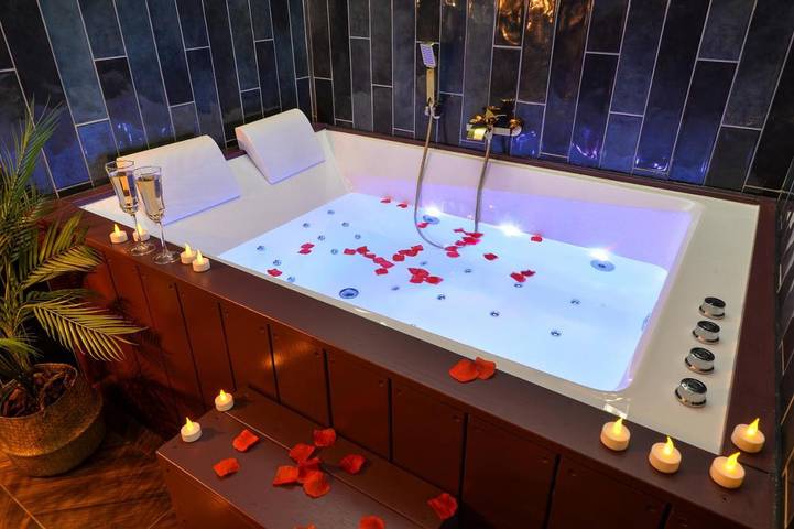 Location de vacances pour 2 personnes, avec Jacuzzi à Villeurbanne