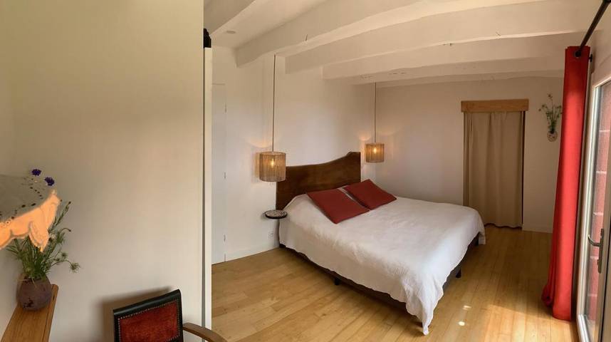 Location de vacances pour 2 personnes, avec jardin ainsi que terrasse et vue à Marcolès - 2