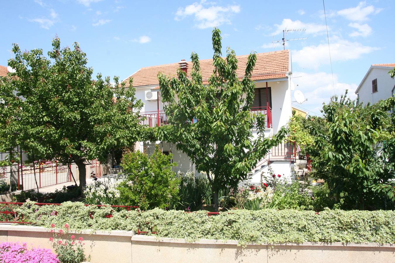 Ganze Wohnung, 2-Zimmer-Ferienwohnung mit Terrasse Vodice A-12721-a in Vodice, Šibenik-Knin