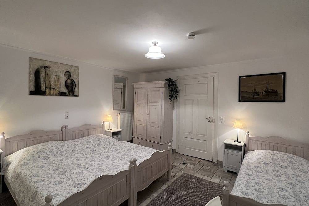 Stilvolles Künstler-Bauernhaus mit 2 getrennten Wohneinheiten bei Tübingen in Kusterdingen, Neckar-Alb