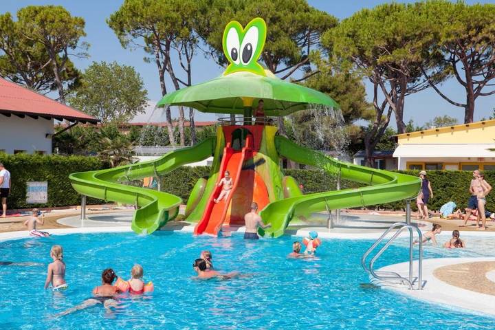 Resort per 4 persone, con Terrazza e Giardino nonché Piscina a Cavallino-Treporti