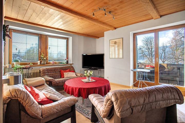 Ferienwohnung für 2 Personen, mit Balkon und Garten sowie Seeblick am Schliersee