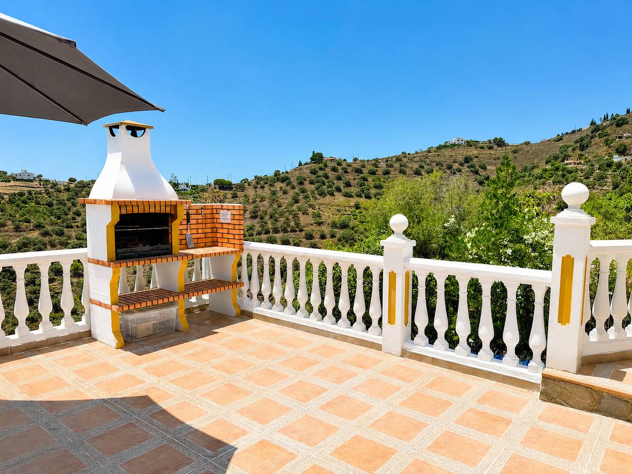 Villa Cecilia con Vistas in Torrox, Cordillera Penibética