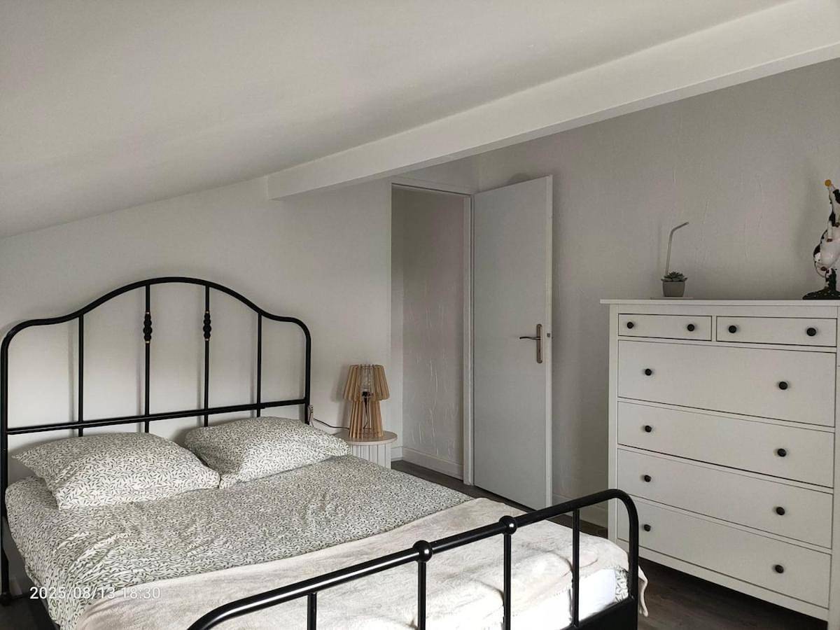 Appartement entier, Two-Bedroom Apartment in Saint-Pierre-d'Irube, Région de Bayonne