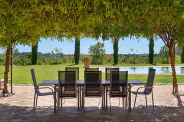Location de vacances pour 22 personnes, avec piscine et balcon/terrasse, adapté aux familles à Pézenas