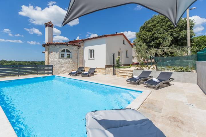 Villa für 5 Personen, mit Pool und Garten in Porec und Umgebung