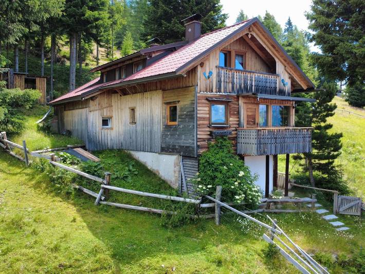 Ferienhaus für 8 Personen, mit Balkon und Terrasse sowie Garten und Ausblick in Greifenburg