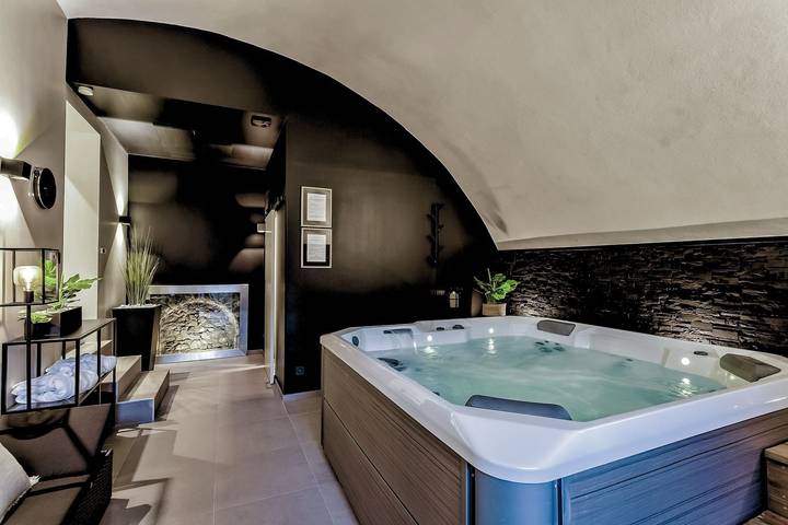 Ferienhaus für 6 Personen, mit Whirlpool und Terrasse - 1