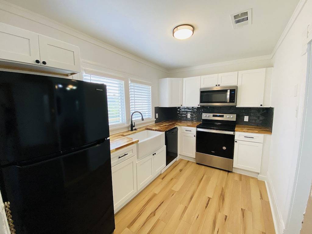 Charm, Comfort and Style, walk to downtown Mena, Ar in Mena, Ouachita National Forest