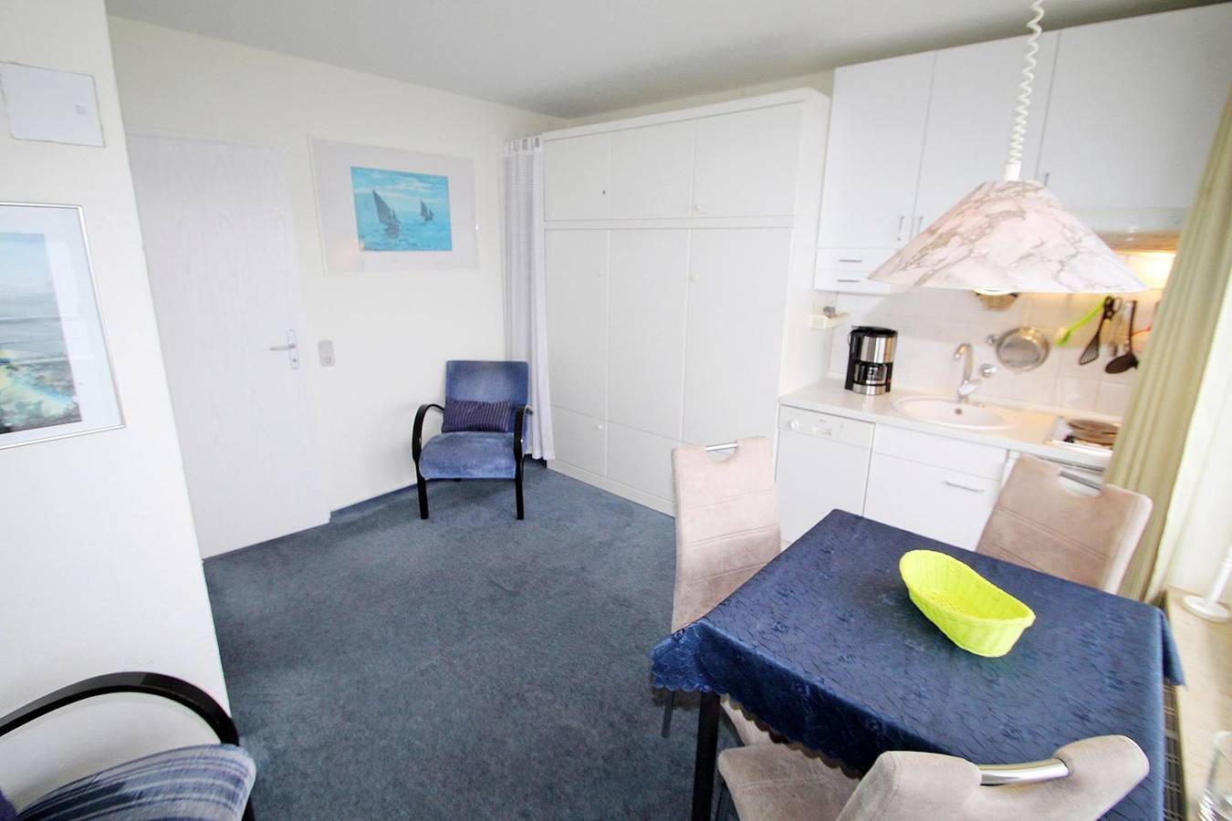 Ganze Wohnung, Sonniges Studio-Appartement in der 2. Etage mit Süd-Balkon und herrlichem Blick auf den Binnensee. in Steinwarder, Heiligenhafen