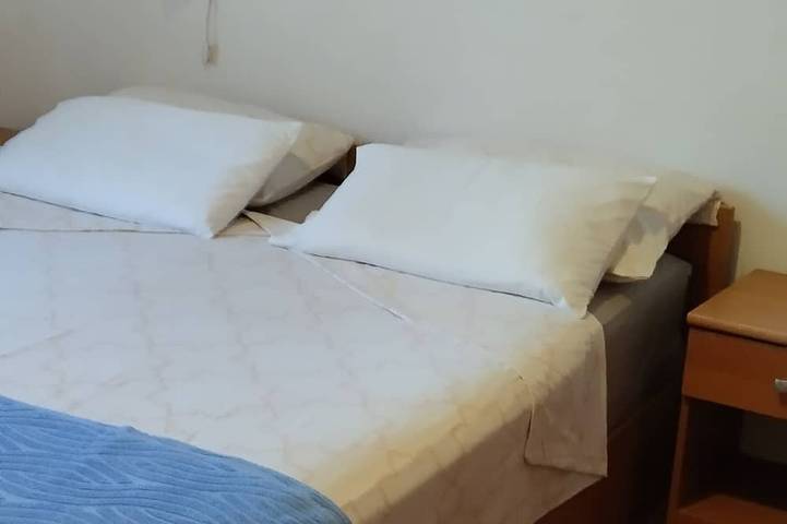 Ganze Wohnung, 3-Zimmer-Ferienwohnung am Strand Tkon, Pasman in Tkon, Pasman