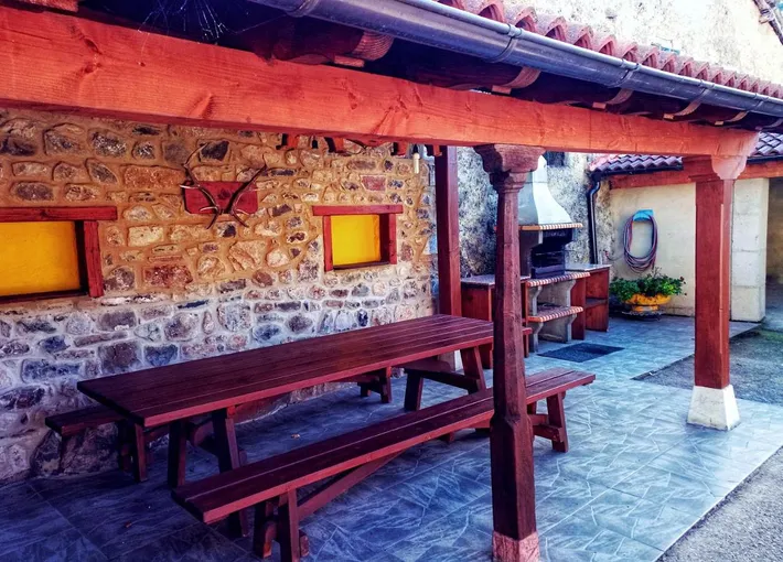 Holiday home for 10 people, with terrace and view, with pets - 1