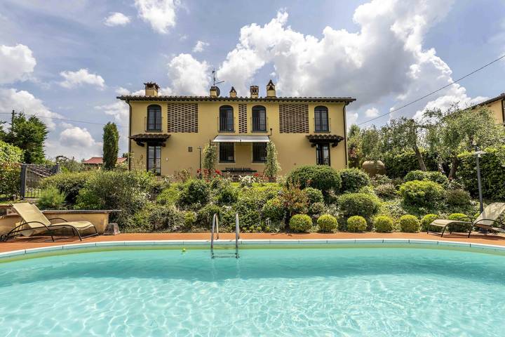 Casa vacanza per 10 persone, con Terrazza e Giardino a Castelfiorentino