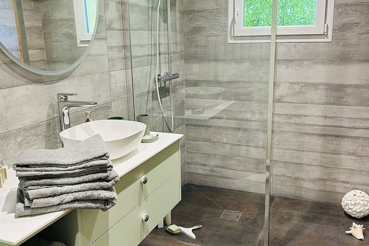 Location de vacances pour 2 personnes, avec terrasse et jardin à Fillinges - 4