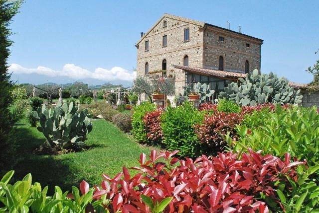 Agriturismo per 6 persone, con Giardino e Panorama a Rossano
