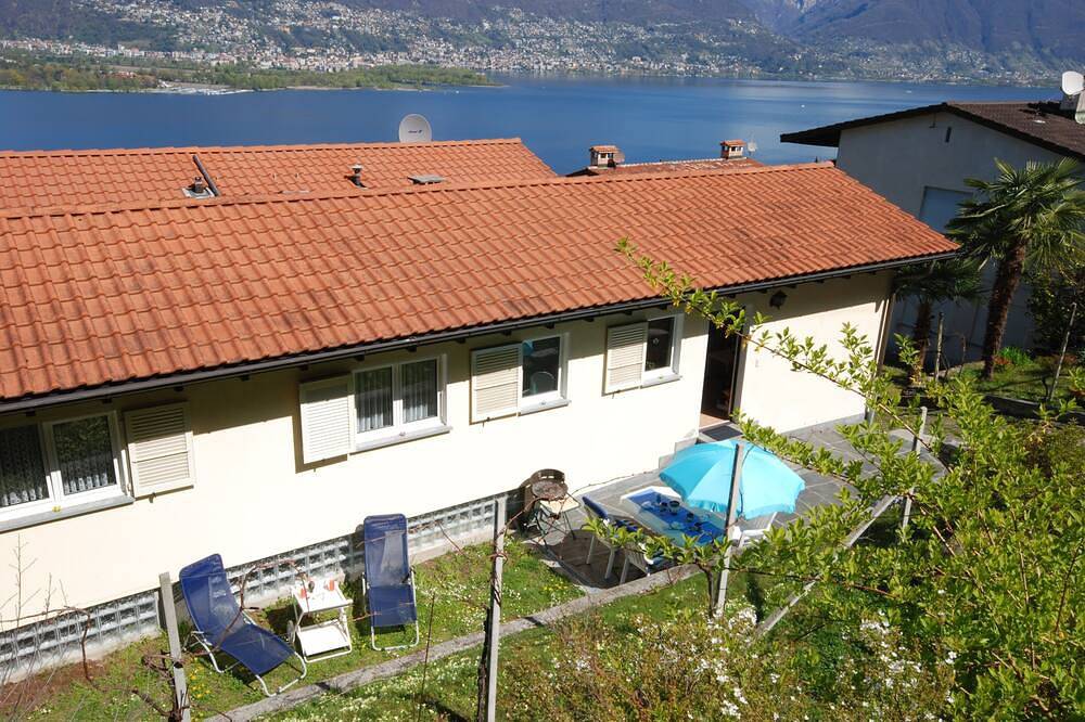 Casa Esmeralda Serenita – 3-Zimmer-Wohnung, ca. 65 m², mit Gartensitzplatz in Gambarogno, Lago Maggiore (Schweiz)