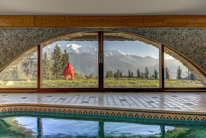 Gîte pour 20 personnes, avec piscine et sauna ainsi que vue et terrasse, animaux acceptés dans Plateau d'Assy - 4