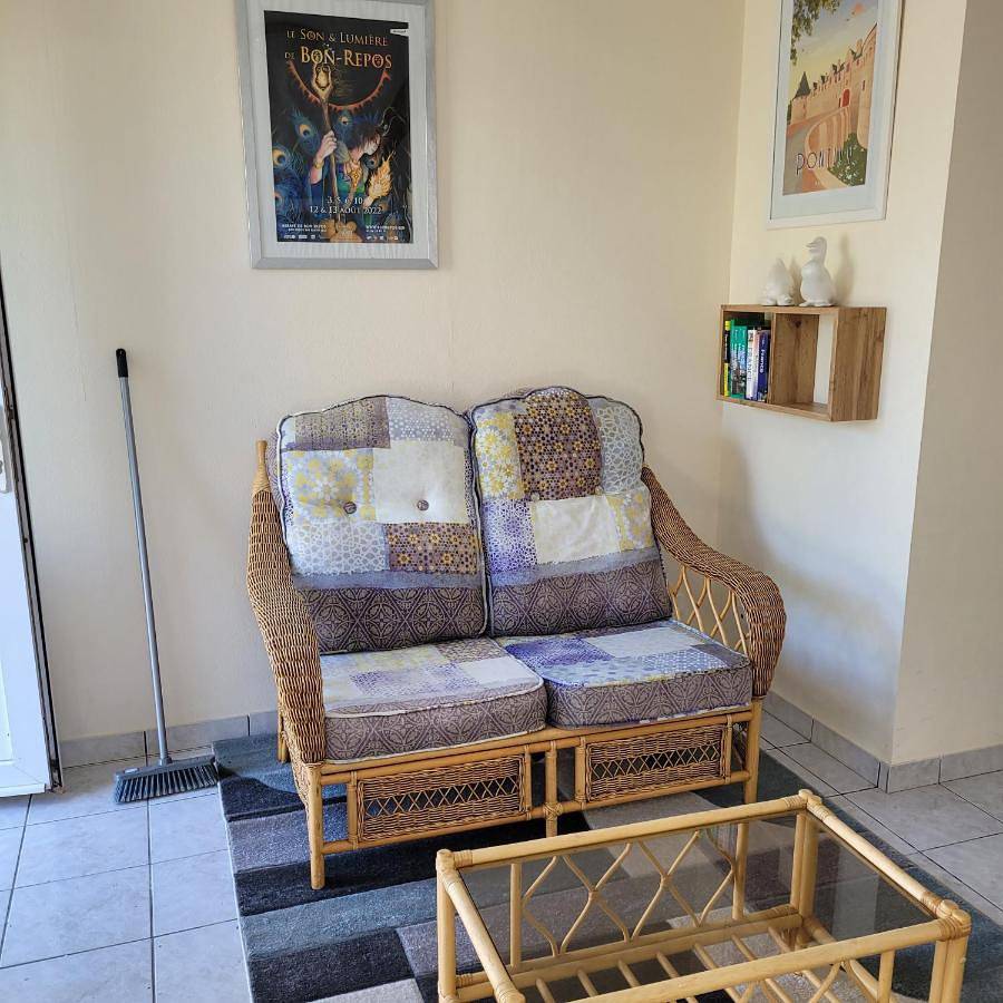 Appartement entier, One-Bedroom Apartment in Gouarec, Région de Guingamp