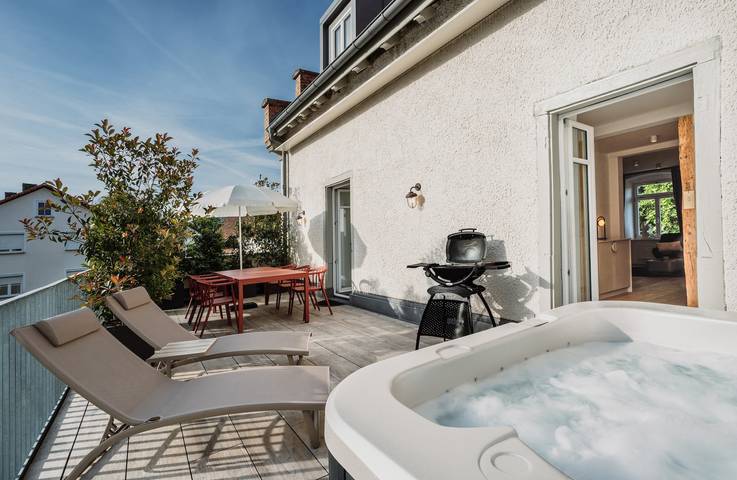 Ganze Wohnung, Apartment „Schloss am Bodensee I Sauna & Pool“ mit Wlan in Espasingen, Stockach