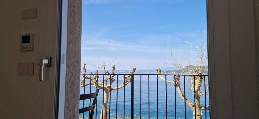 Ferienwohnung für 4 Personen, mit Ausblick und Balkon in Garda - 2