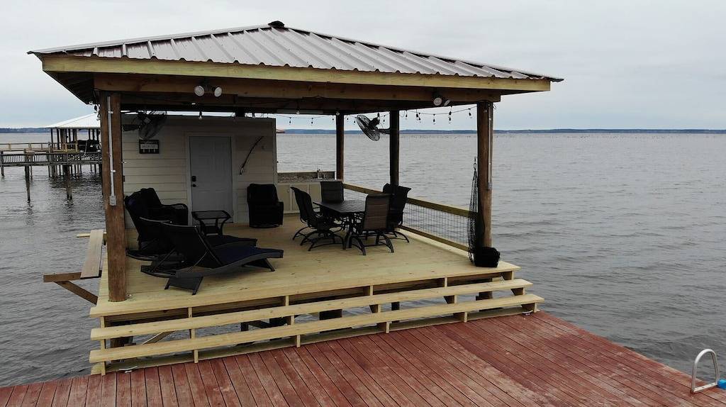 Toledo Bend-Lakehouse - Mid-See Haus am Wasser On Main See | Atemberaubende Sonnenuntergänge! in Toledo Bend Reservoir