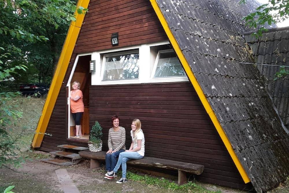 Nurdachhaus im Pfälzer Wald für bis zu 6 Personen mit Terrasse, Garten und Wlan in Gossersweiler-Stein, Trifelsland