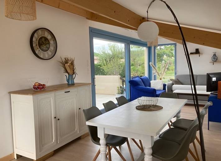 Gîte pour 10 personnes, avec jardin ainsi que terrasse et piscine à Vallon-Pont-d'Arc - 4