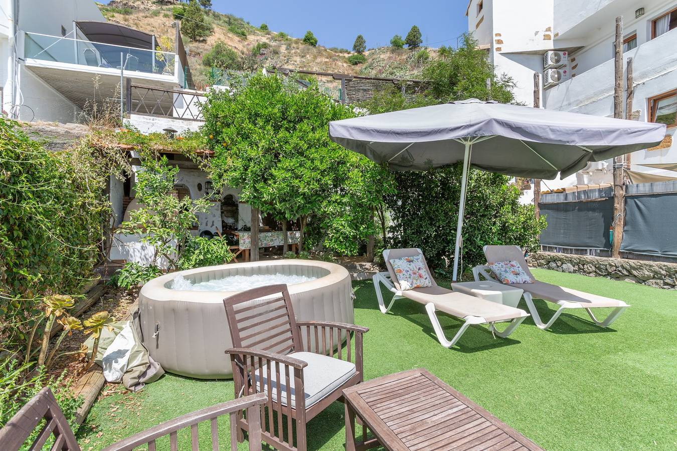 Entire apartment, Vacation 'Casa Fuente Hervera' with Mountain View, Wi-Fi and Air Conditioning in Las Lagunetas, Vega de San Mateo