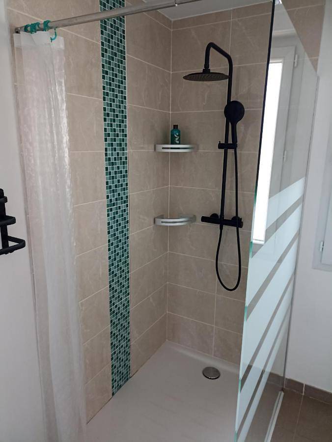 Appartement de vacances entier, Double Room with Private Bathroom in Boufféré, Région de La Roche-sur-Yon