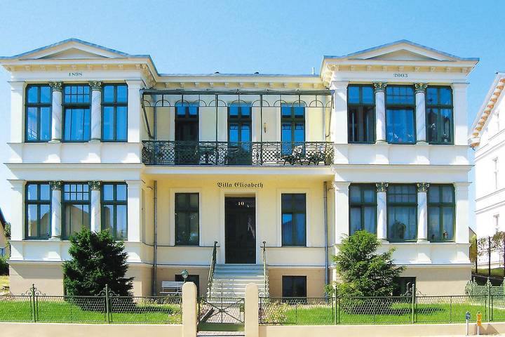 Ferienwohnung für 2 Personen, mit Balkon und Garten in Ahlbeck