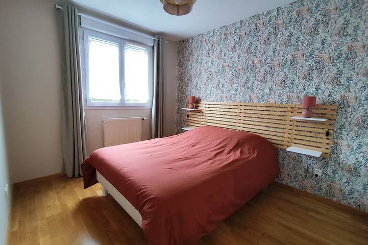 Appartement entier, Appartement cosy et calme avec balcon proche gare in Ambérieu-en-Bugey, Belley