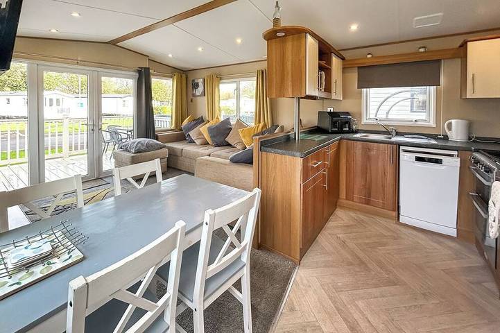 Holiday rental for 8 people, with pool in Burnham on Sea & Highbridge