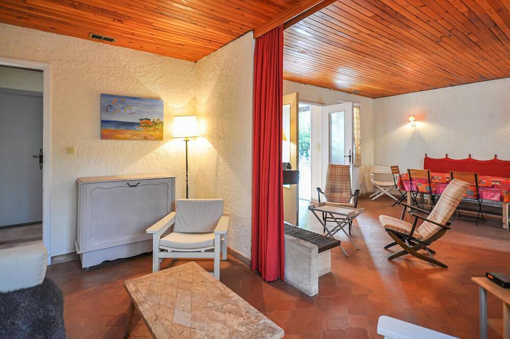 2 bedroom cozy home in La Bouverie in Roquebrune-sur-Argens, Draguignan region