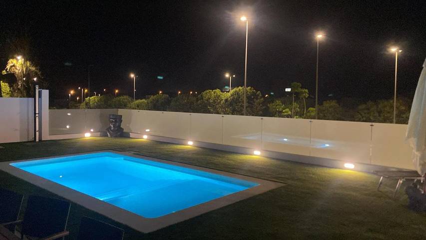 Casa rural para 8 personas, con Terraza y Jardín además de Piscina y Vistas en Churriana