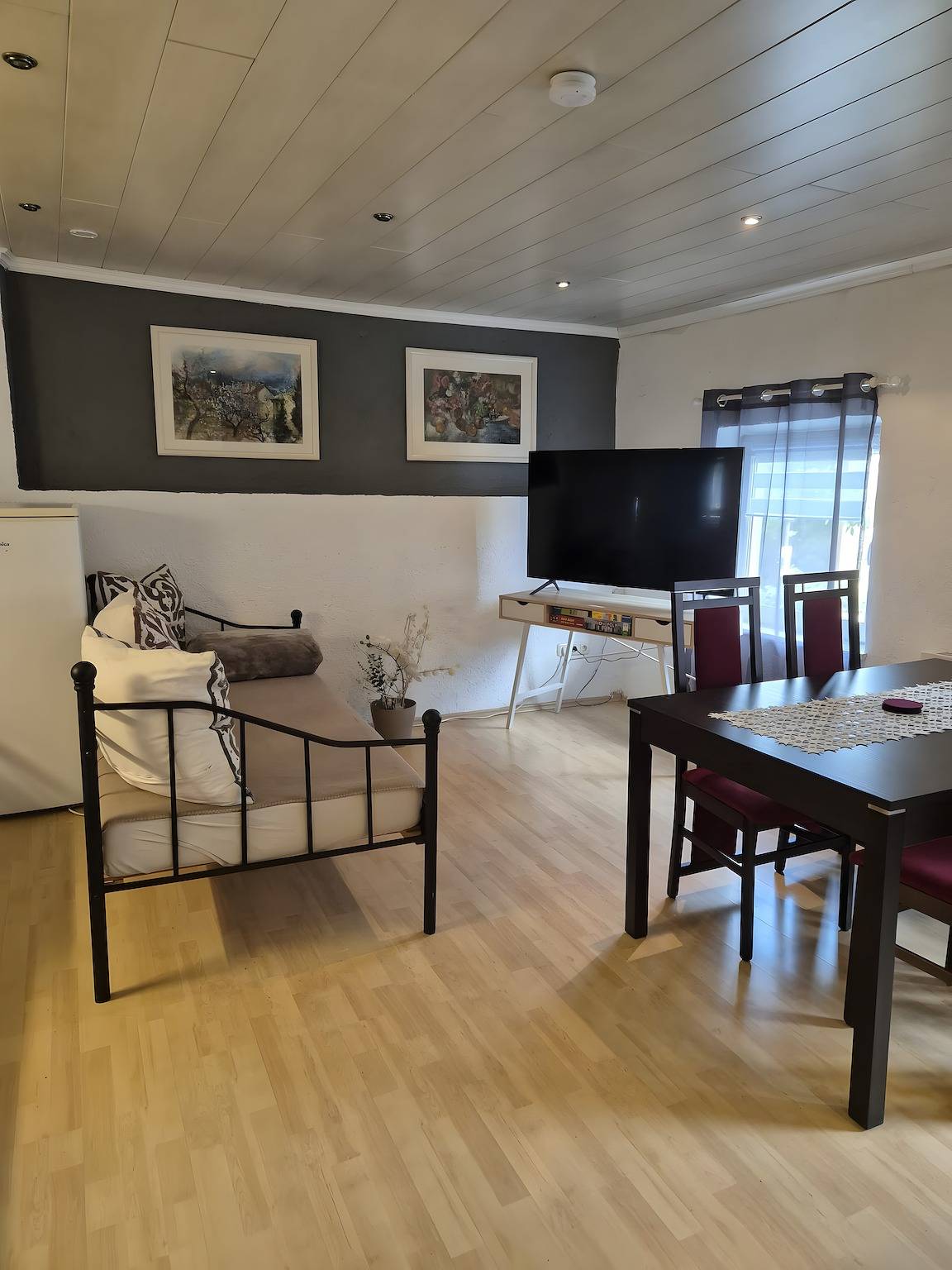 Ganze Wohnung, Ferienwohnung 'Ferienhaus Hofmark' mit Privatterrasse, Wlan und Klimaanlage in Aicha vorm Wald, Ostbayern