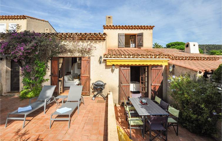 Casa de vacaciones para 6 personas, con jardín además de terraza y piscina - 1
